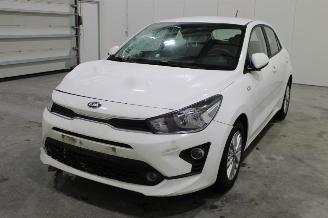 skadebil auto Kia Rio  2021/8