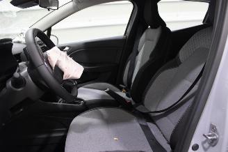 Renault Clio  picture 11