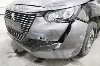 Peugeot 208  picture 6