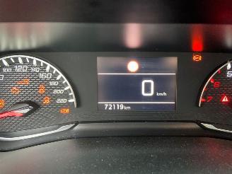 Peugeot 208  picture 13
