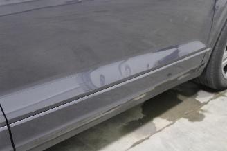 Volkswagen T-Roc  picture 7