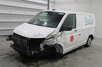 Coche accidentado Volkswagen Transporter T6 2024/7