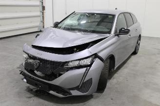 damaged passenger cars Peugeot 308  2023/12