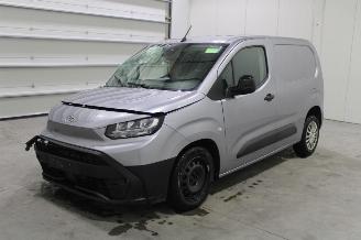 krockskadad bil auto Toyota ProAce CITY 2025/7