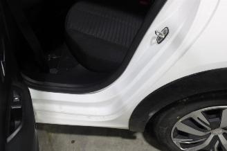 Peugeot e-208  picture 24