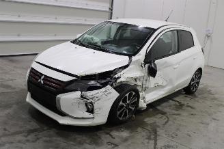 krockskadad bil auto Mitsubishi Space-star Space Star 2024/1