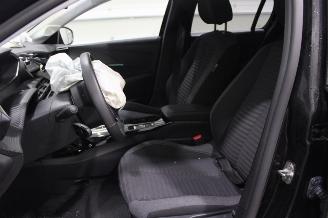 Peugeot e-208  picture 8