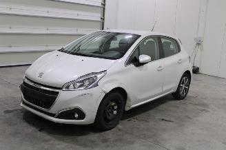  Peugeot 208  2019/12