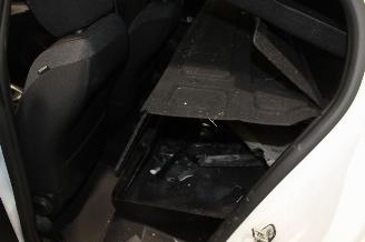 Peugeot 208  picture 22