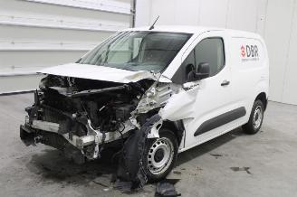 Schadeauto Peugeot Partner  2022/5