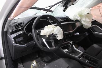 Audi Q3  picture 10