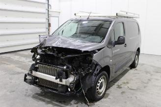 rozbiórka samochody osobowe Peugeot Partner  2022/4