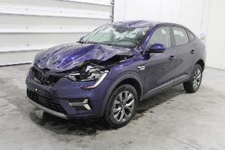 uszkodzony samochody osobowe Renault Arkana  2024/5