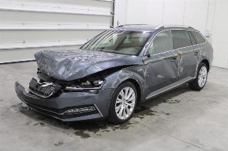 Coche accidentado Skoda Superb  2021/3