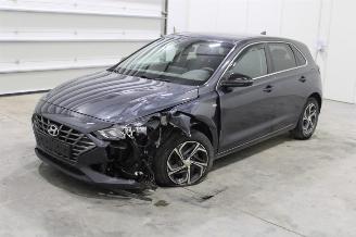 krockskadad bil auto Hyundai I-30 i30 2022/3
