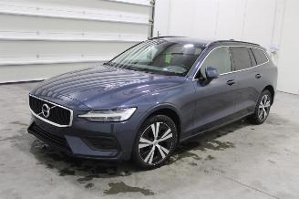 krockskadad bil auto Volvo V-60 V60 2022/3