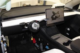 Tesla Model Y  picture 10