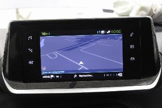 Peugeot 208  picture 13