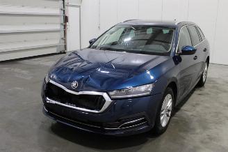 Vaurioauto  passenger cars Skoda Octavia  2024/4