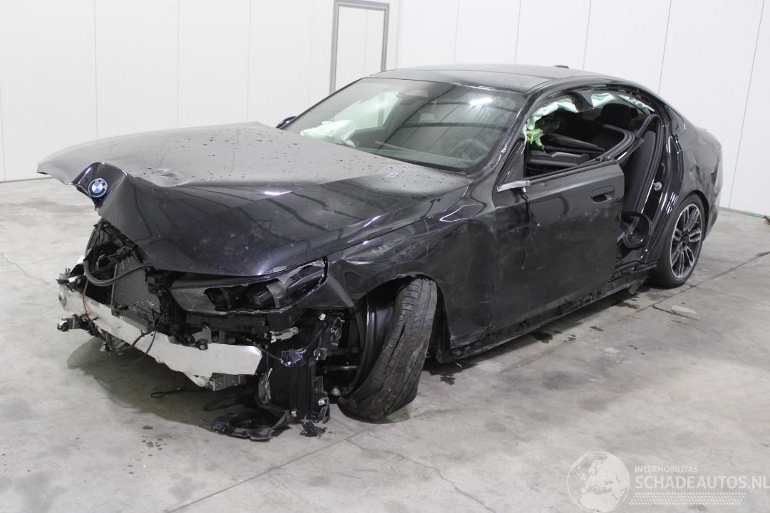 BMW i5 