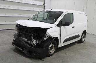 Salvage car Peugeot Partner  2019/8