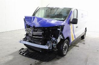 Coche siniestrado Renault Trafic  2024/6