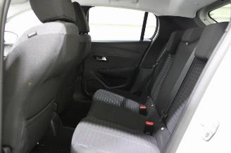 Peugeot 208  picture 10