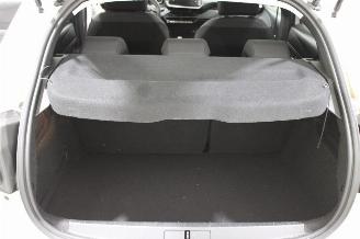 Peugeot 208  picture 14