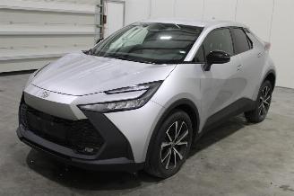 damaged passenger cars Toyota C-HR  2025/3