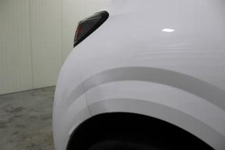Peugeot 208  picture 11