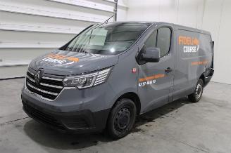 krockskadad bil auto Renault Trafic  2025/1