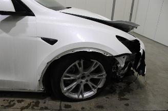 Tesla Model Y  picture 5