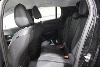 Peugeot 208  picture 12