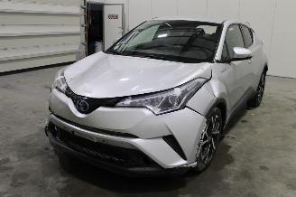 Damaged car Toyota C-HR  2019/3