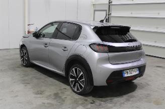 Peugeot 208  picture 4
