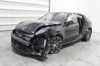 Salvage car Porsche Cayenne  2025/2