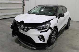 Vaurioauto  passenger cars Renault Captur  2022/2