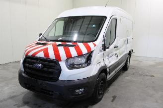 krockskadad bil auto Ford Transit  2023/8