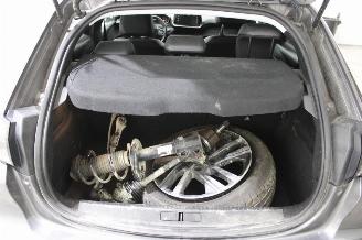 Peugeot 208  picture 19