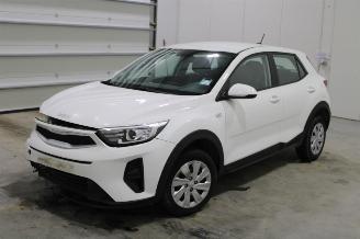 Voiture accidenté Kia Stonic  2023/8