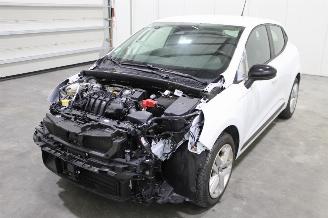 krockskadad bil auto Renault Clio  2024/2