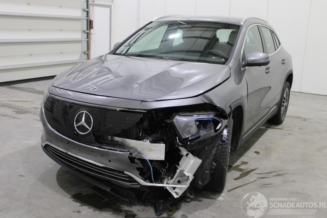 Mercedes EQA 