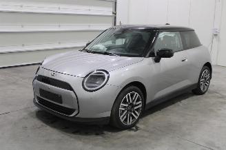 Vaurioauto  passenger cars Mini Cooper E 2025/12