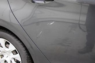 Peugeot 208  picture 8