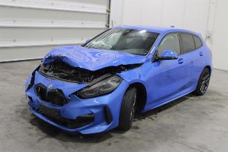 skadebil auto BMW 1-serie 118 2021/12