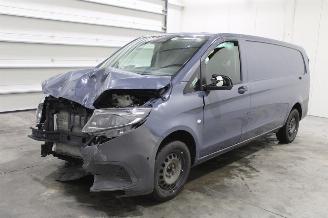 damaged passenger cars Mercedes Vito  2025/9