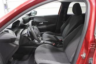 Peugeot 208  picture 11