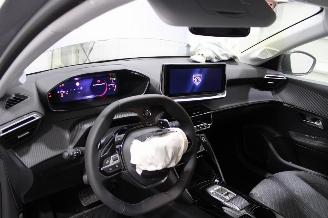 Peugeot 208  picture 10