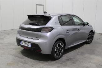 Peugeot 208  picture 3