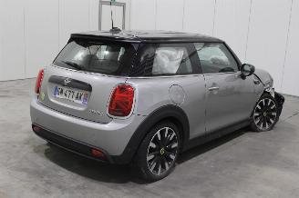 Mini Cooper SE picture 3